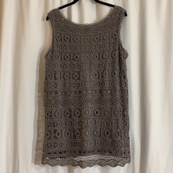 Grey taupe tank, large, in perfect condition! - Picture 4 of 4